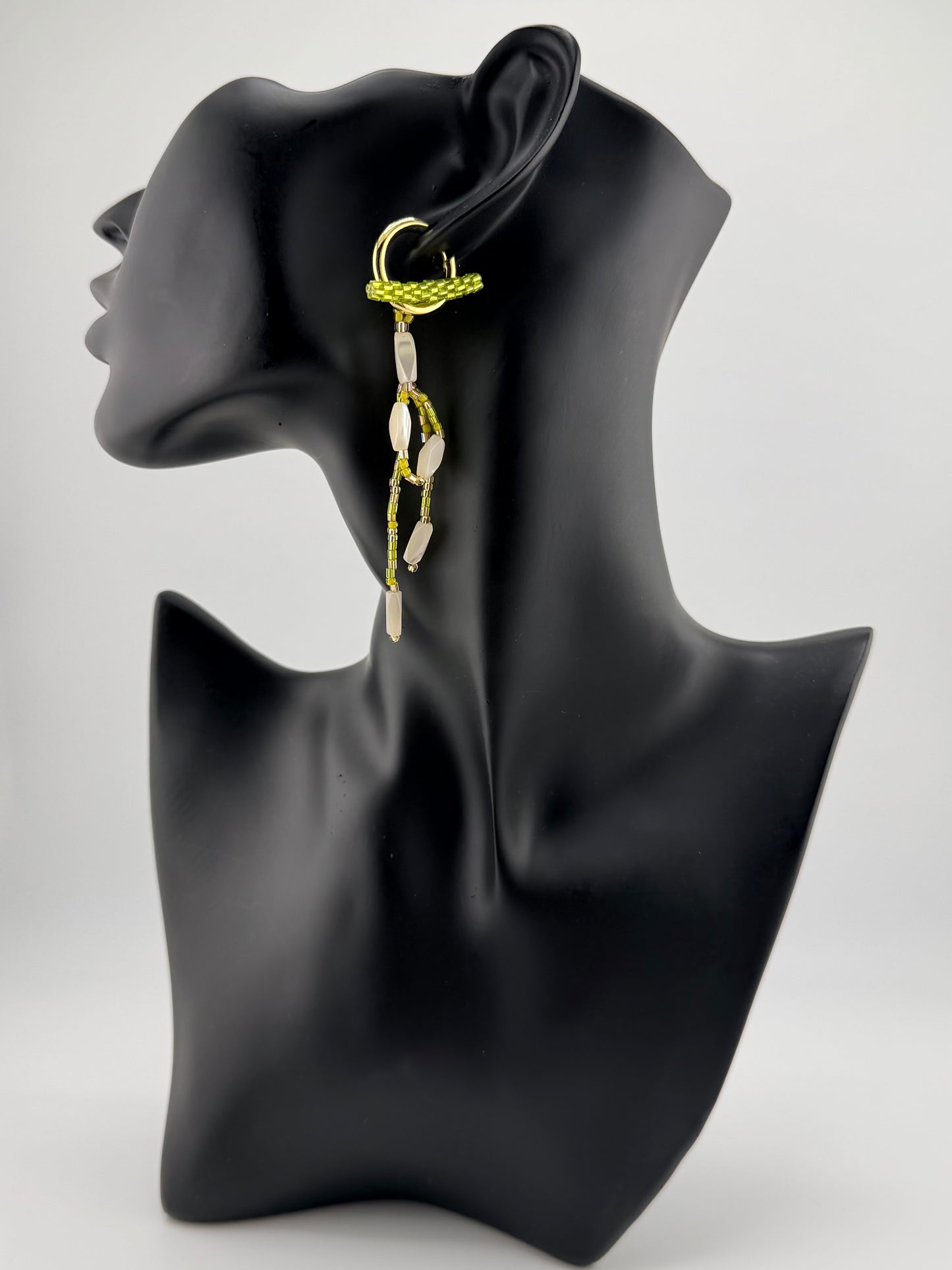 Calla Earrings in Pistachio