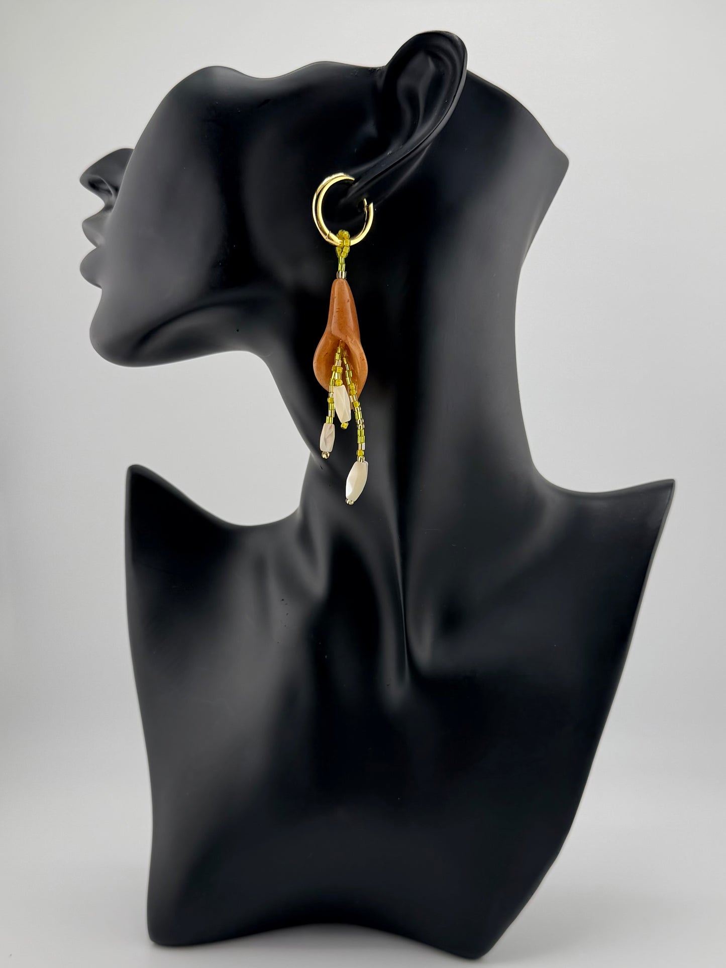 Calla Earrings in Pistachio