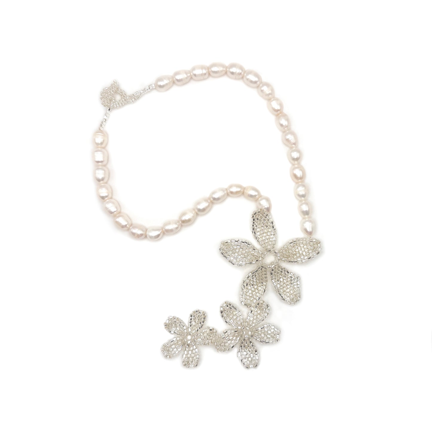 Trios Fleurs Perlé Necklace